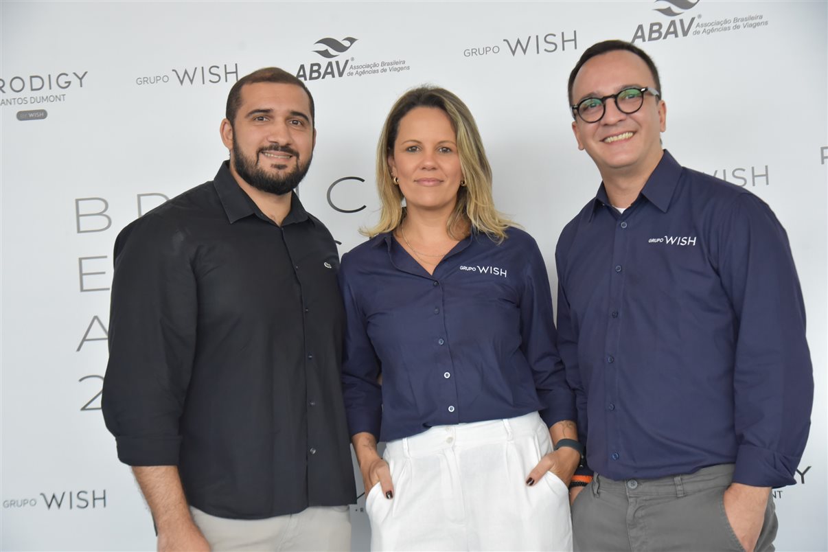 Artur Fernando, da Support Rental, Pablo Torres e Mariana Spalding, do Grupo Wish, Leonardo Feques, da Support Renntal, e João Pedro Pipa, do Prodigy Santos Dumont