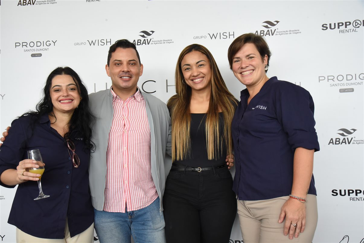 Artur Fernando, da Support Rental, Pablo Torres e Mariana Spalding, do Grupo Wish, Leonardo Feques, da Support Renntal, e João Pedro Pipa, do Prodigy Santos Dumont