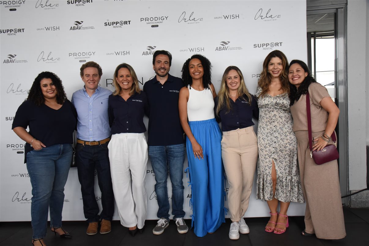 Artur Fernando, da Support Rental, Pablo Torres e Mariana Spalding, do Grupo Wish, Leonardo Feques, da Support Renntal, e João Pedro Pipa, do Prodigy Santos Dumont