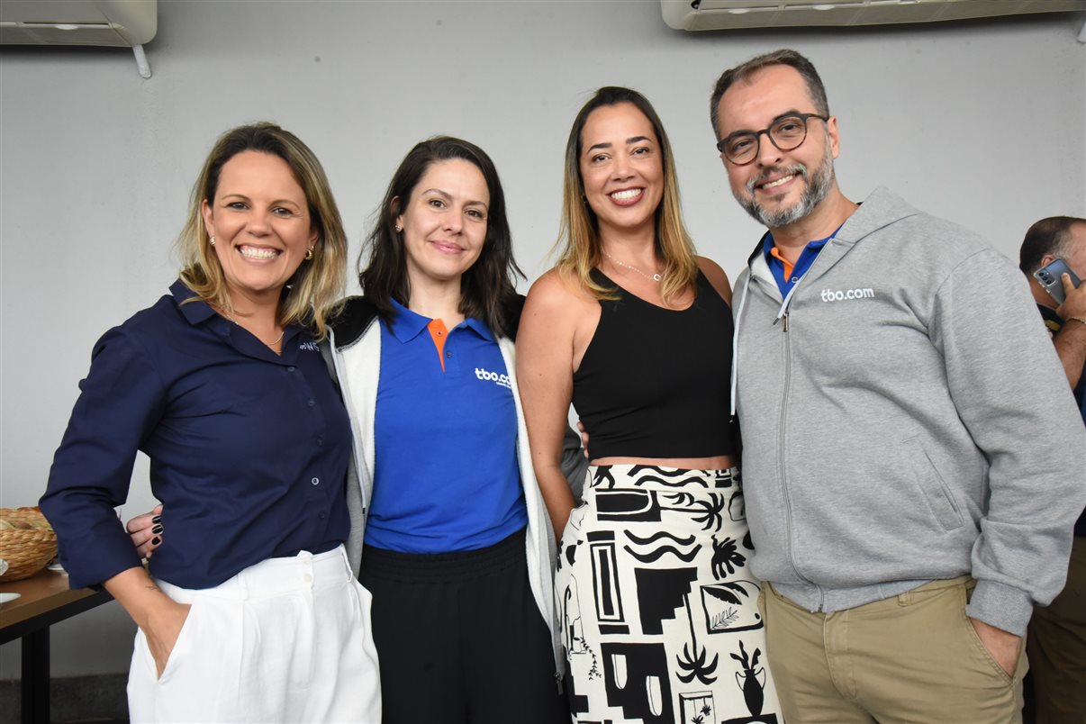 Artur Fernando, da Support Rental, Pablo Torres e Mariana Spalding, do Grupo Wish, Leonardo Feques, da Support Renntal, e João Pedro Pipa, do Prodigy Santos Dumont