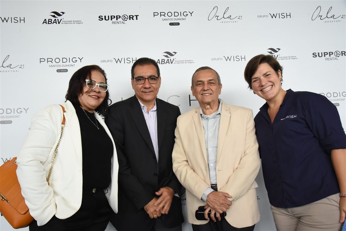 Artur Fernando, da Support Rental, Pablo Torres e Mariana Spalding, do Grupo Wish, Leonardo Feques, da Support Renntal, e João Pedro Pipa, do Prodigy Santos Dumont