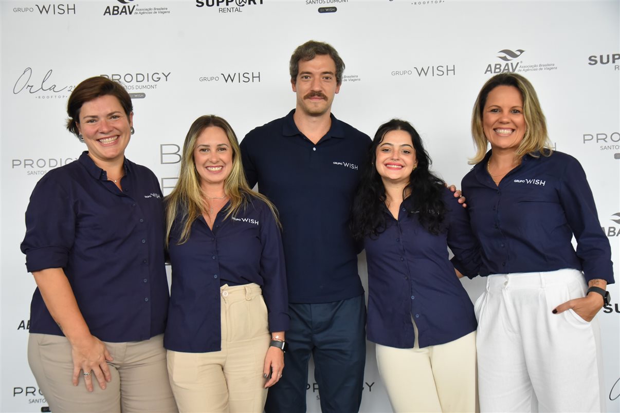 Artur Fernando, da Support Rental, Pablo Torres e Mariana Spalding, do Grupo Wish, Leonardo Feques, da Support Renntal, e João Pedro Pipa, do Prodigy Santos Dumont