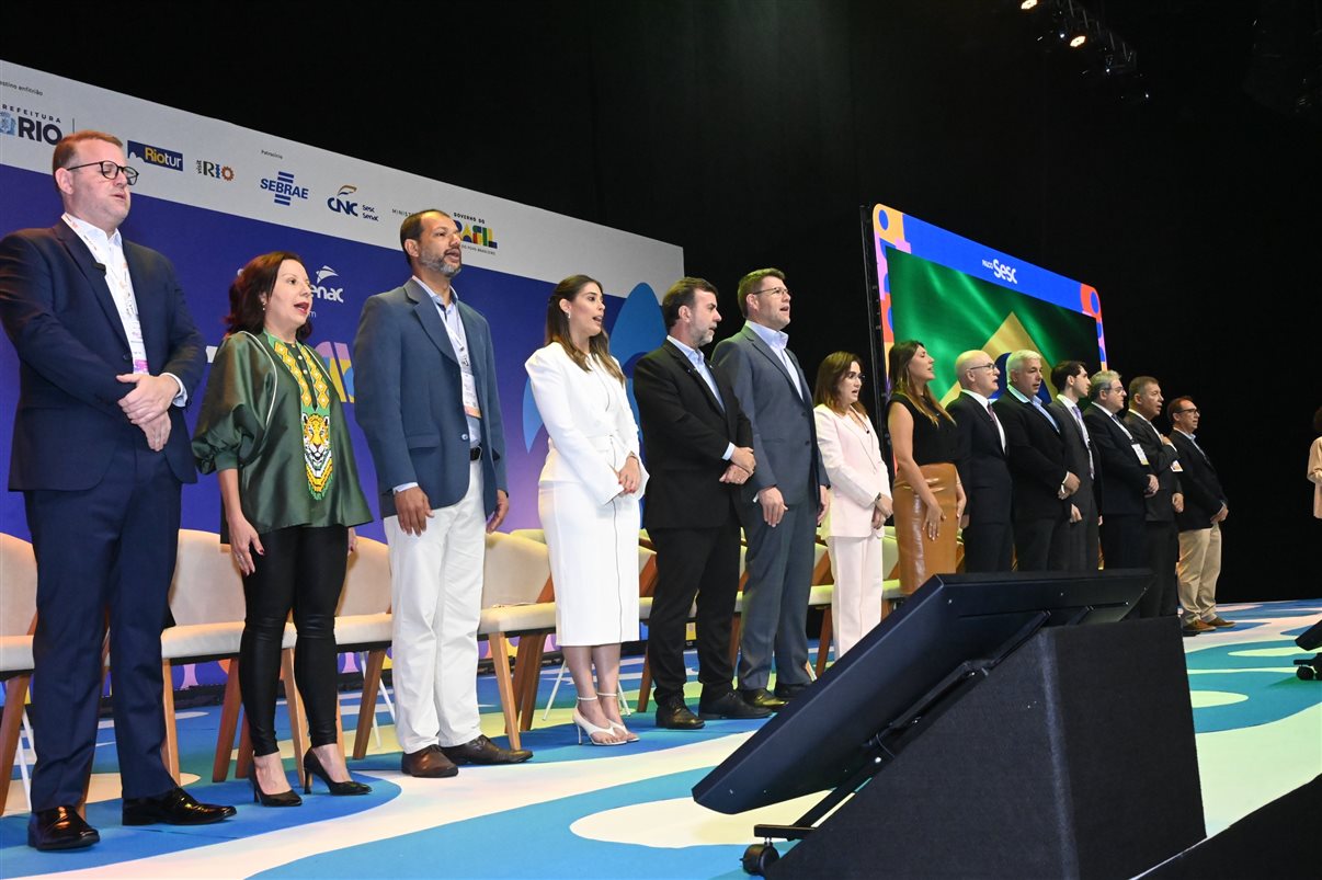 Guilherme Paulus, do Castelo Saint Andrews, Rodrigo Swinka, do Instituto Municipal de Turismo de Curitiba, Fabio Godinho e Emerson Belan, da CVC Corp