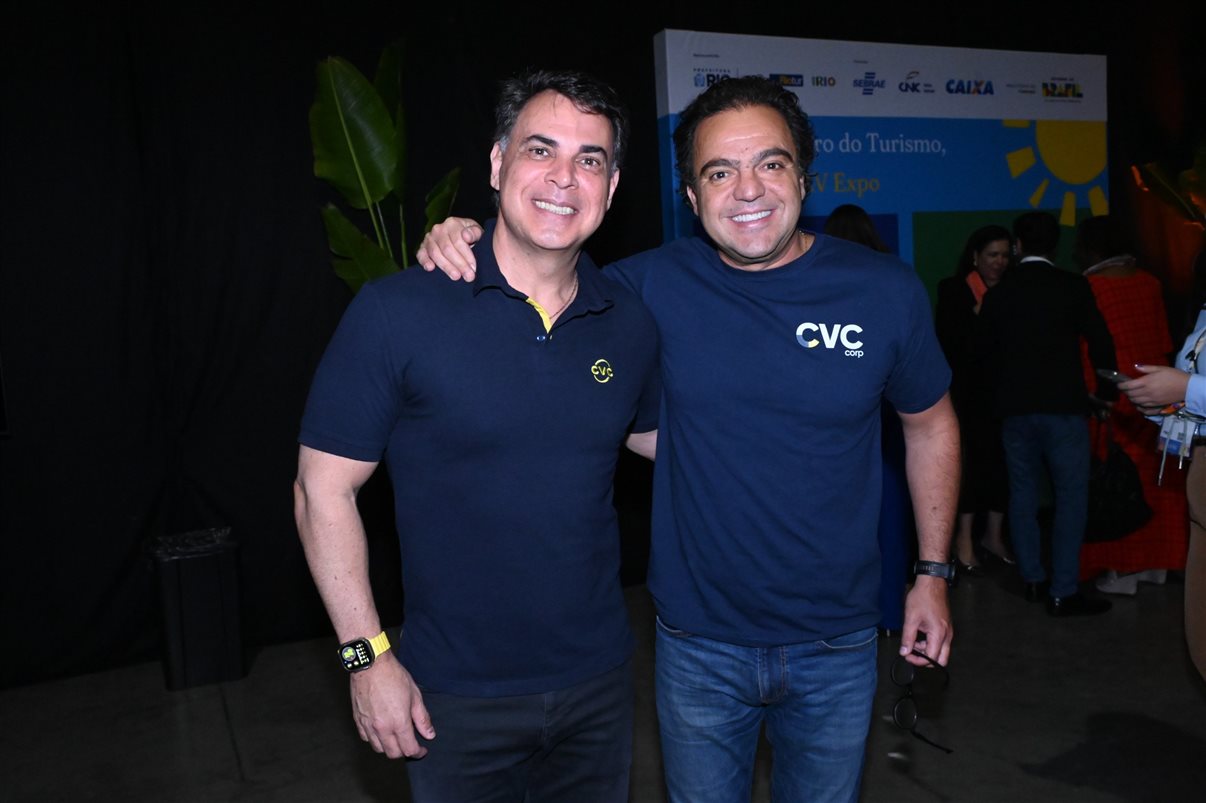 Guilherme Paulus, do Castelo Saint Andrews, Rodrigo Swinka, do Instituto Municipal de Turismo de Curitiba, Fabio Godinho e Emerson Belan, da CVC Corp