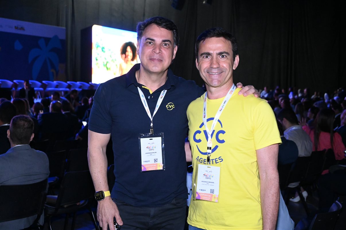 Guilherme Paulus, do Castelo Saint Andrews, Rodrigo Swinka, do Instituto Municipal de Turismo de Curitiba, Fabio Godinho e Emerson Belan, da CVC Corp