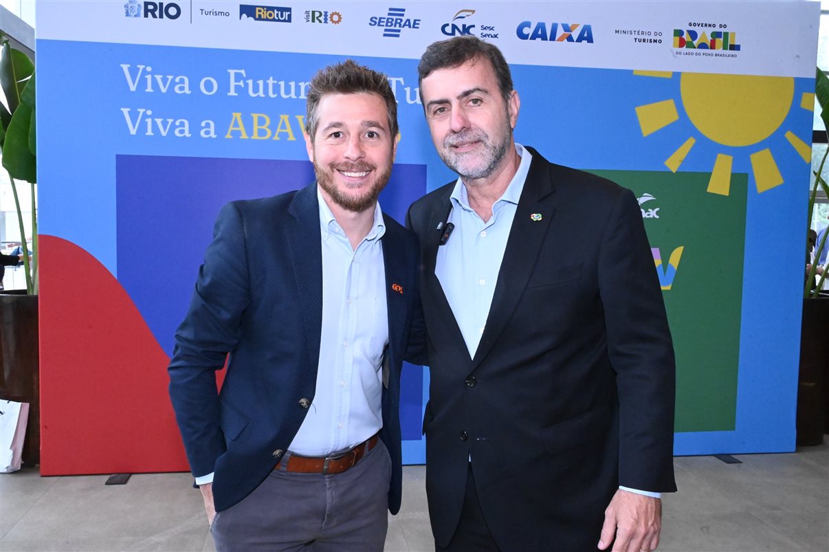 Guilherme Paulus, do Castelo Saint Andrews, Rodrigo Swinka, do Instituto Municipal de Turismo de Curitiba, Fabio Godinho e Emerson Belan, da CVC Corp