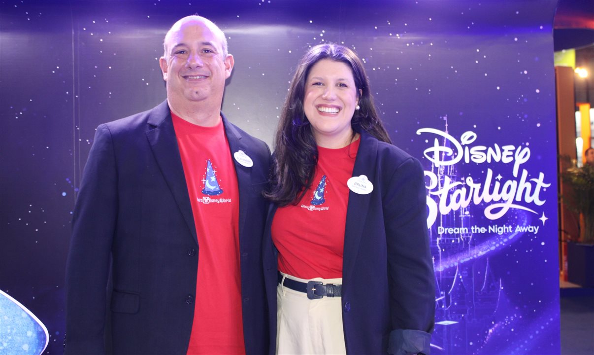 Alexander Haim, gerente sênior de Vendas, e Bruna Bertozzo, gerente de Treinamentos da Disney Destinations no Brasil