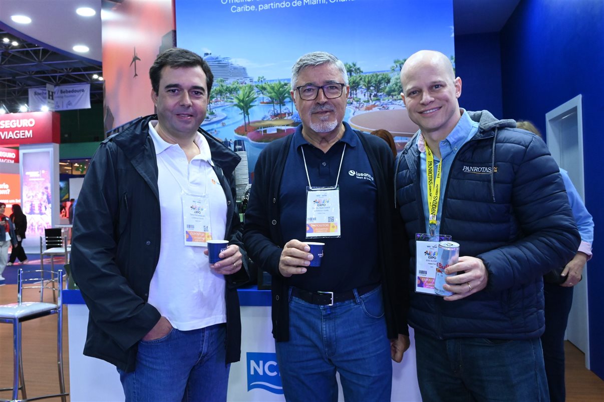 José Guilherme Alcorta, da PANROTAS, Daniel Almeida e Emerson Belan, da CVC Corp, Luiz Fernando Vieira, da Krooze, Paulo Papoy, da Krooze, Fabio Godinho, da CVC Corp, e Luis Ferrinho, da Omnibees