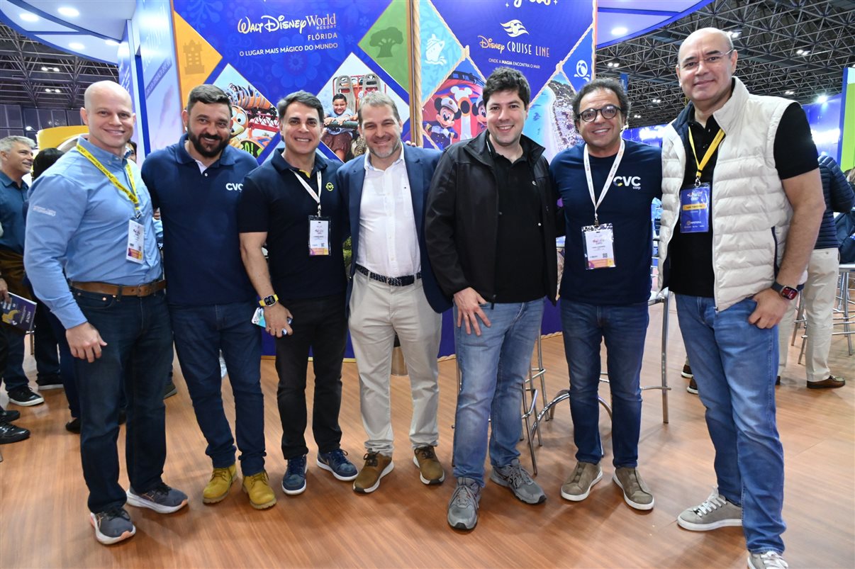 José Guilherme Alcorta, da PANROTAS, Daniel Almeida e Emerson Belan, da CVC Corp, Luiz Fernando Vieira, da Krooze, Paulo Papoy, da Krooze, Fabio Godinho, da CVC Corp, e Luis Ferrinho, da Omnibees