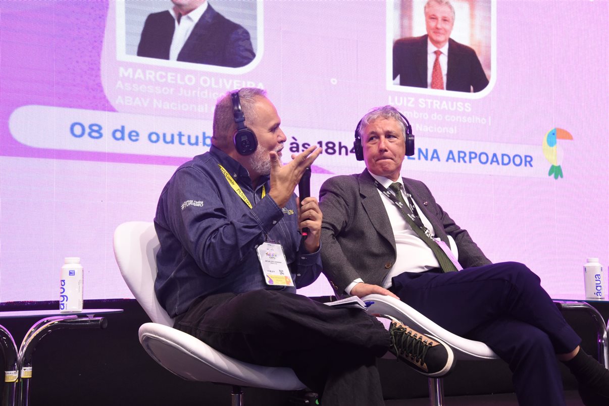 Artur Luiz Andrade, da PANROTAS, Luiz Strauss, da Abav-RJ, Fabiano Camargo, da Braztoa, Marco Ferrazz, da Clia Brasil, e Marcelo Oliveira, da CMO Advogados