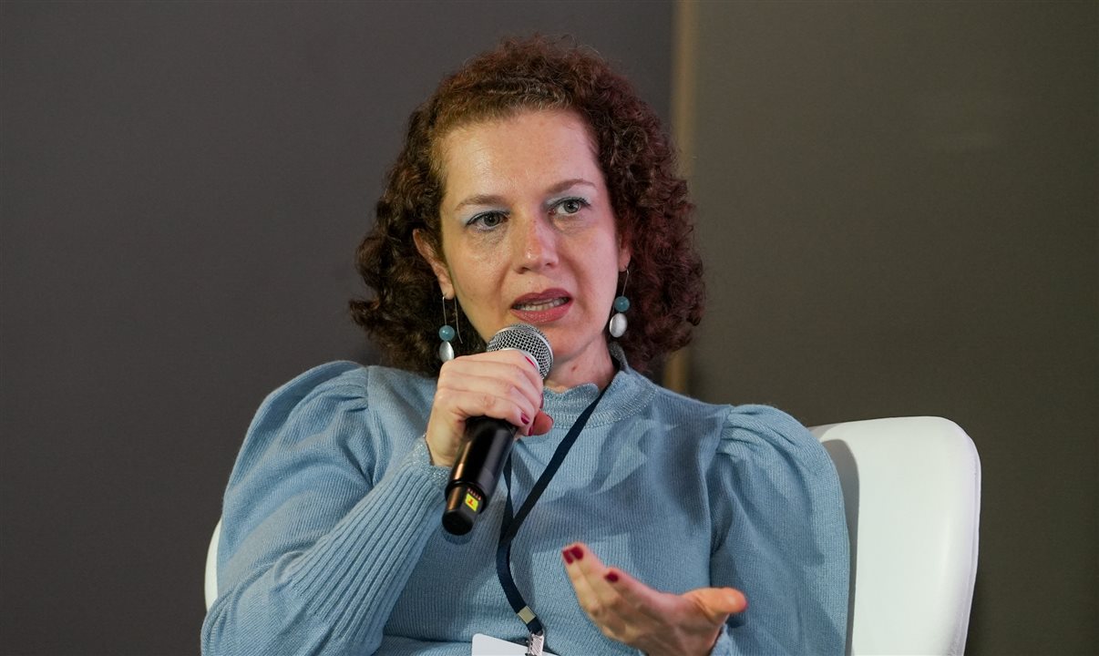 Vivian Valentim (Roche)