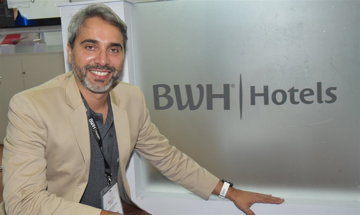 Ricardo Manarini, da BWH Hotels, no estande da PANROTAS durante a Abav Expo 2025