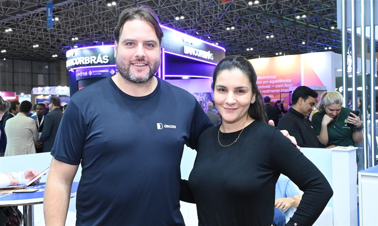 Jean Mello e Juliane Castiglione, do departamento de Produtos Aéreos da Decolar