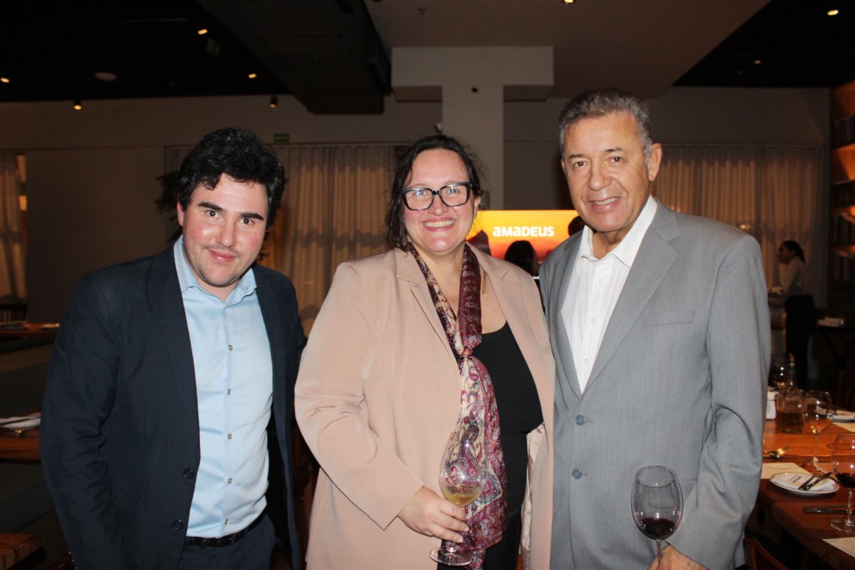 Rudson Weber, do Viaje Paraná, Cinthia Marques, da ONU Turismo, Fabíola Paranhos, Leonaldo Paranhos, secretário de Turismo do Paraná, e Heitor Kadri, da ONU Turismo
