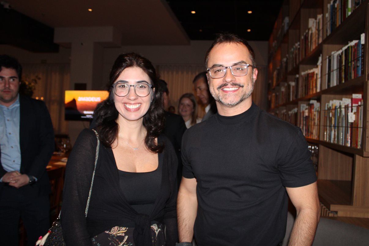 Rudson Weber, do Viaje Paraná, Cinthia Marques, da ONU Turismo, Fabíola Paranhos, Leonaldo Paranhos, secretário de Turismo do Paraná, e Heitor Kadri, da ONU Turismo