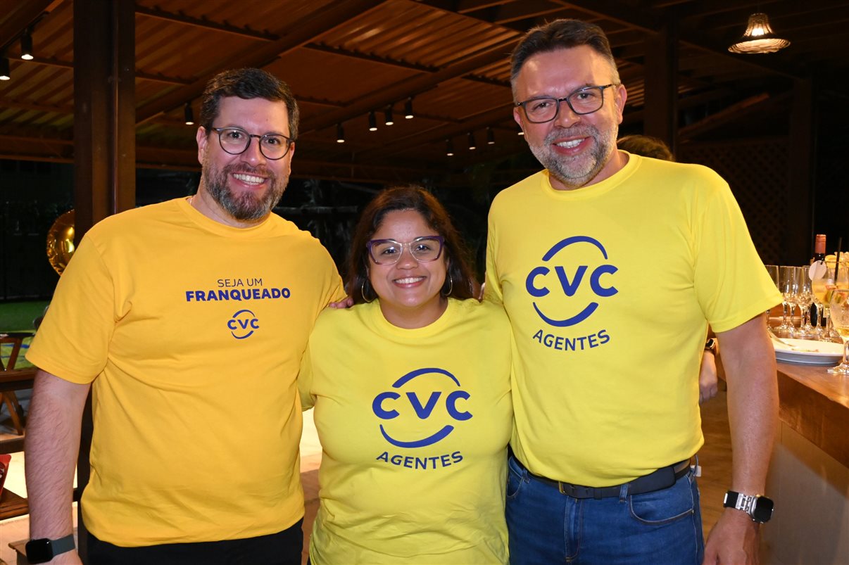Rodrigo Galvão, da CVC, Sanclair Solon, Secretario de Turismo de Natal, Marcela Sacramento, da CVC, e Edmar Gadelha, da ABIH-RN 