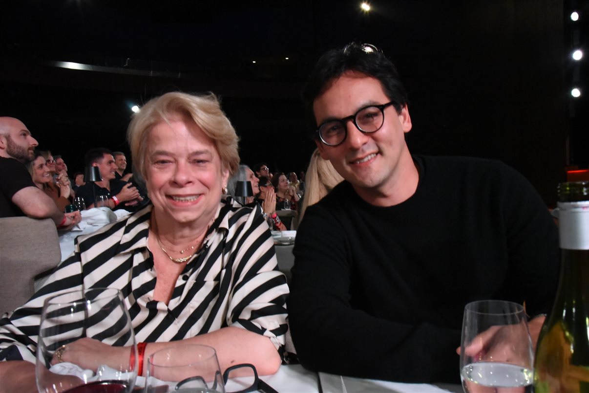 Ana Carolina Medeiros, da ABAV Nacional, e Antônio Florêncio de Queiroz Jr., da Fecomércio RJ