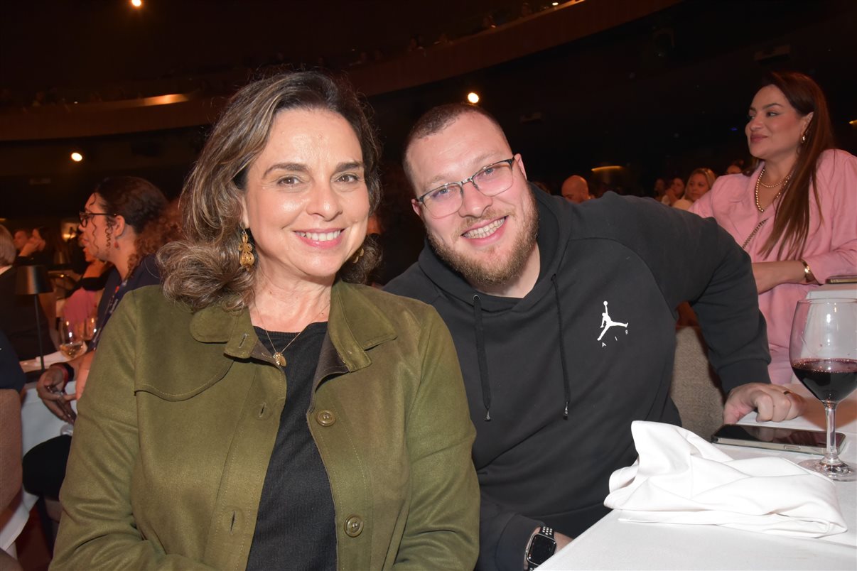 Ana Carolina Medeiros, da ABAV Nacional, e Antônio Florêncio de Queiroz Jr., da Fecomércio RJ