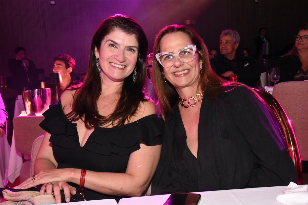 Ana Carolina Medeiros, da ABAV Nacional, e Antônio Florêncio de Queiroz Jr., da Fecomércio RJ