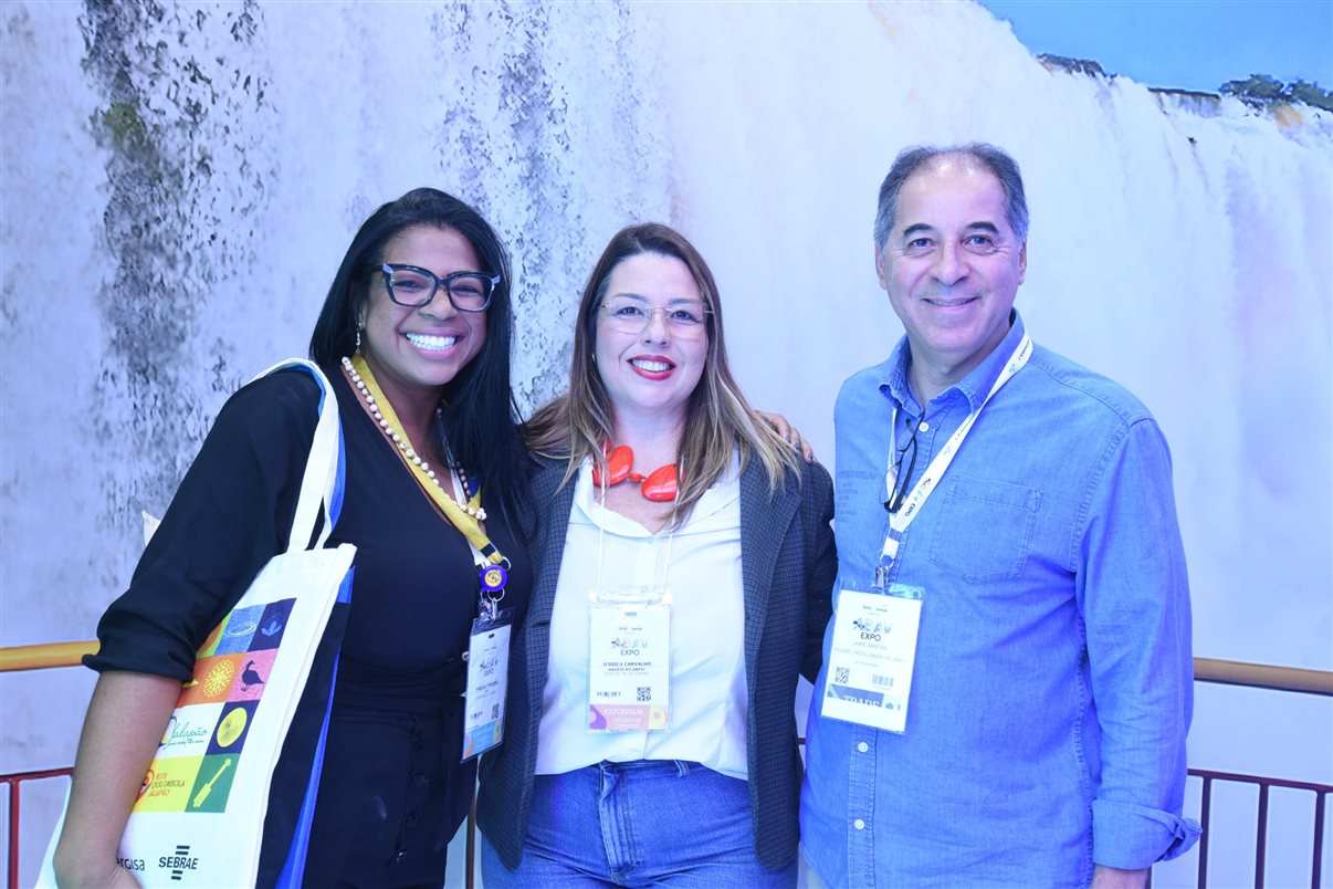 Anay Gremaud, do Enjoy Punta del Este, Paula Alves, do Ministério do Turismo do Uruguai, Giovanna Paulineli, da Orinter, Paula Alves, do Ministério do Turismo do Uruguai, e Jorge Souza, da Orinter 