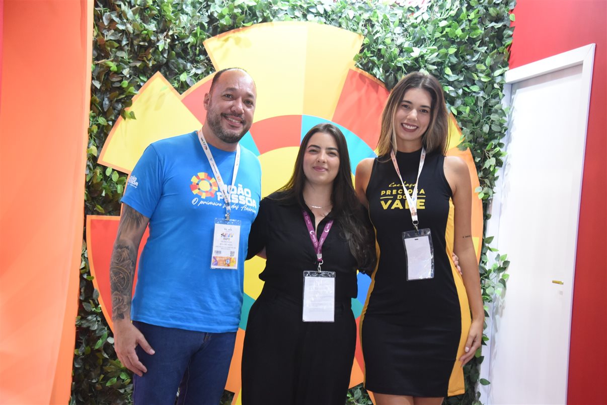 Anay Gremaud, do Enjoy Punta del Este, Paula Alves, do Ministério do Turismo do Uruguai, Giovanna Paulineli, da Orinter, Paula Alves, do Ministério do Turismo do Uruguai, e Jorge Souza, da Orinter 