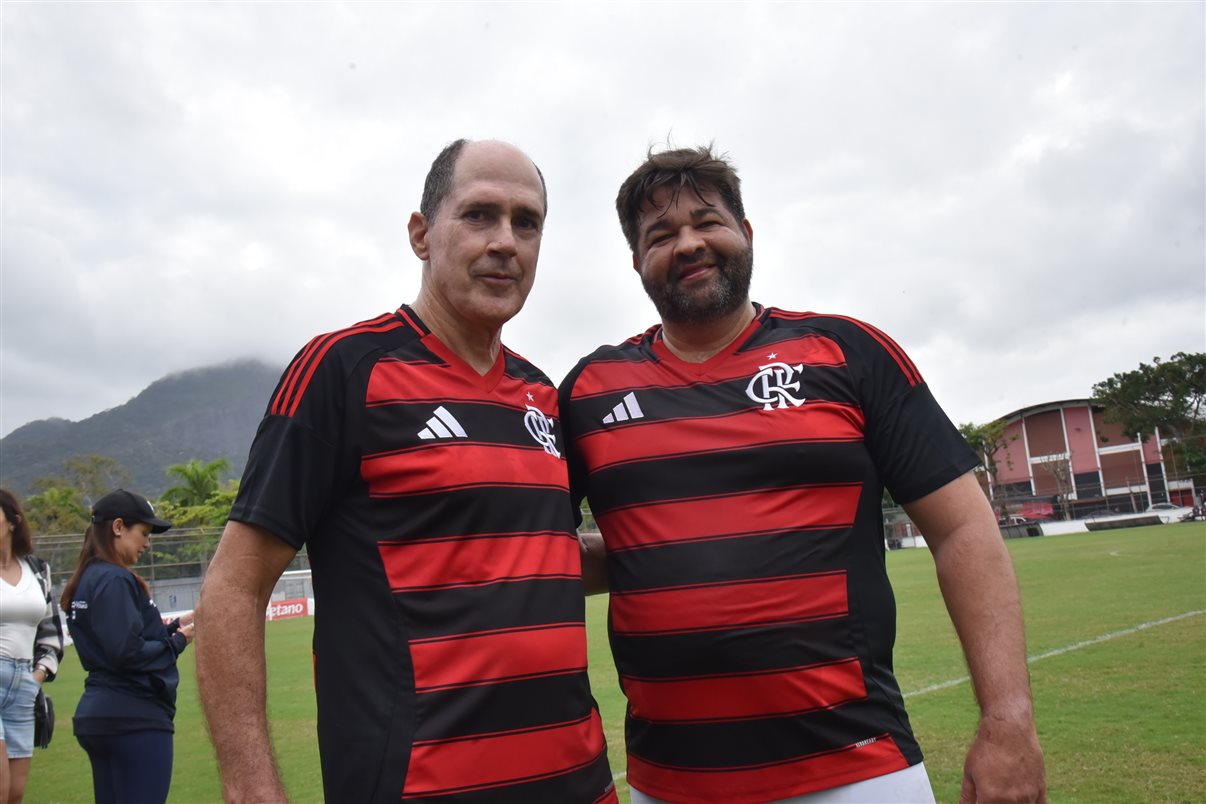 O ex-jogador Valber com Alexandre Camargo, da Assist Card