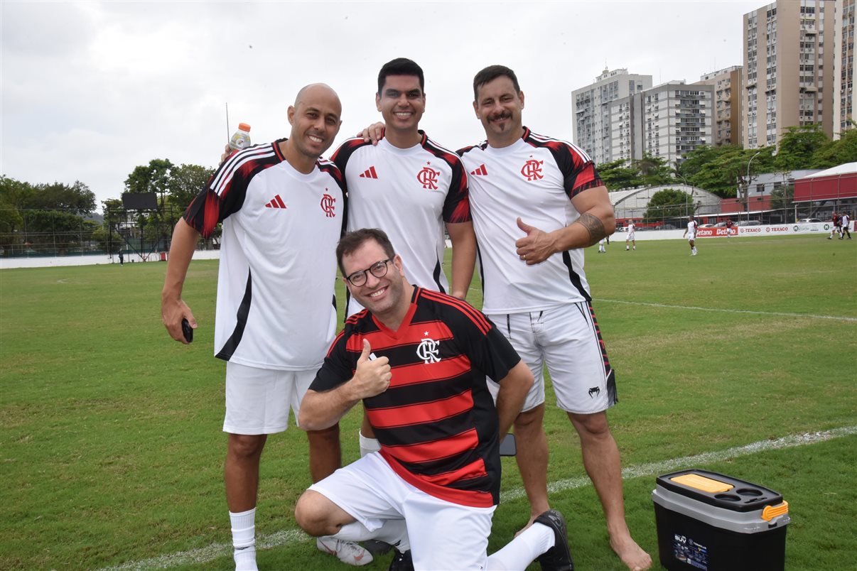 O ex-jogador Valber com Alexandre Camargo, da Assist Card