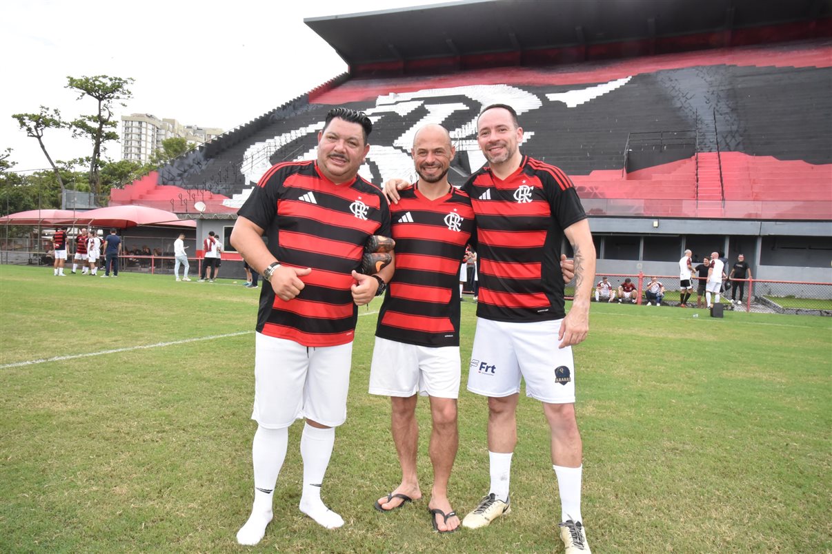 O ex-jogador Valber com Alexandre Camargo, da Assist Card