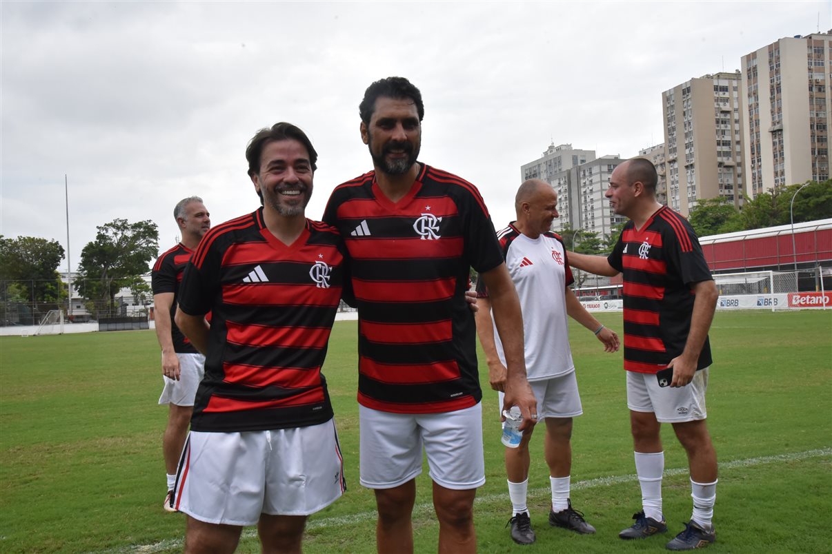 O ex-jogador Valber com Alexandre Camargo, da Assist Card