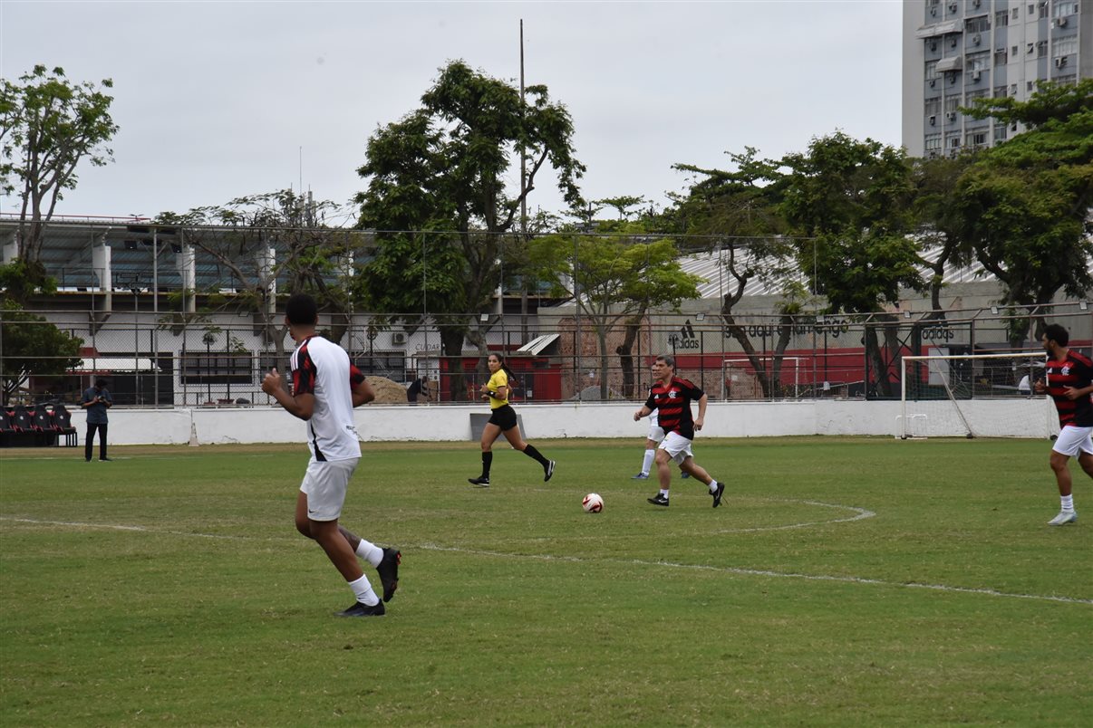 O ex-jogador Valber com Alexandre Camargo, da Assist Card