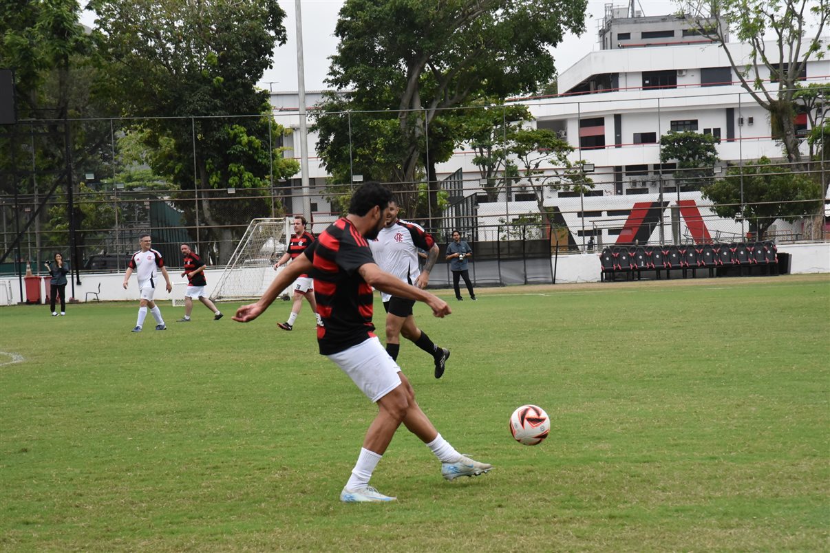 O ex-jogador Valber com Alexandre Camargo, da Assist Card