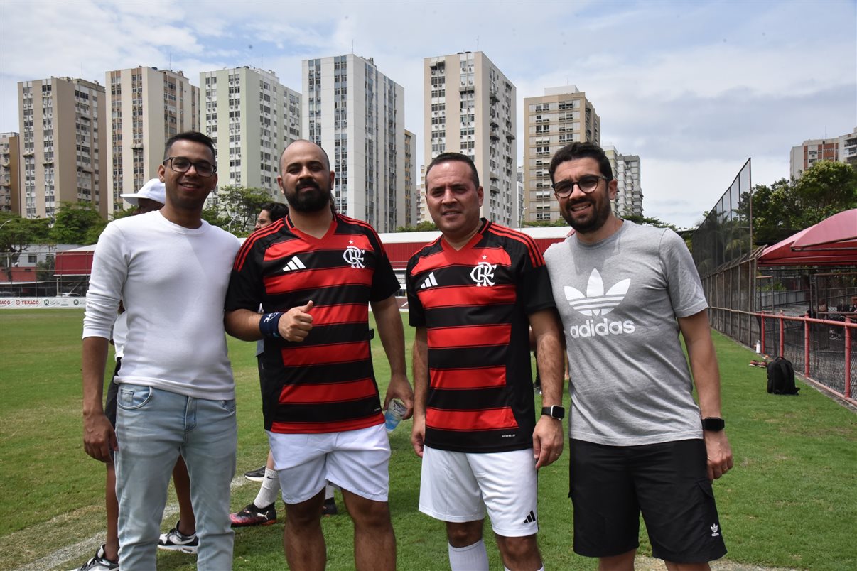 O ex-jogador Valber com Alexandre Camargo, da Assist Card