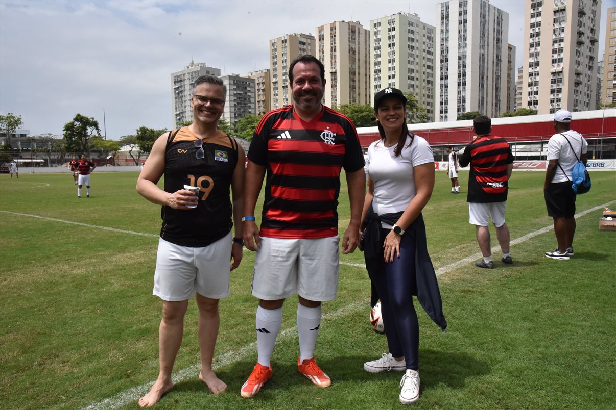 O ex-jogador Valber com Alexandre Camargo, da Assist Card