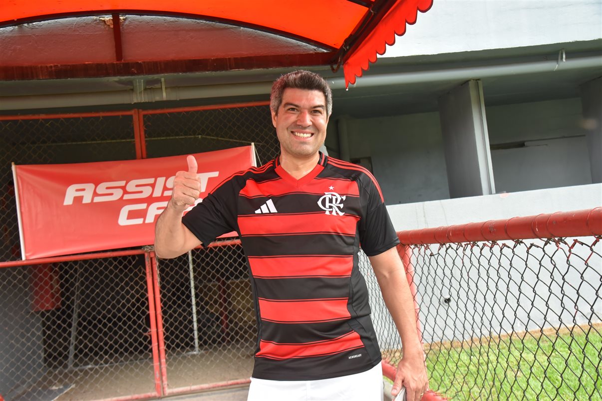 O ex-jogador Valber com Alexandre Camargo, da Assist Card