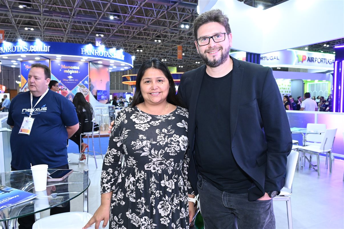 Ana Carolina Medeiros com Rodrigo Vieira, Pedro Menezes e Artur Luiz Andrade, da PANROTAS