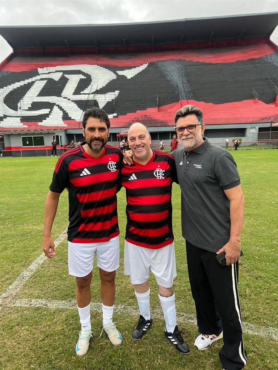 O ex-jogador Valber com Alexandre Camargo, da Assist Card