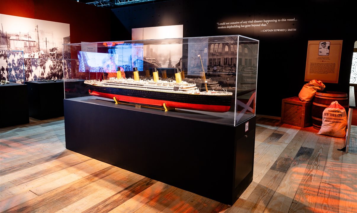 Exposição reúne itens ligados ao Titanic, como documentos de sua construção, bilhetes originais da White Star Line e objetos da tripulação