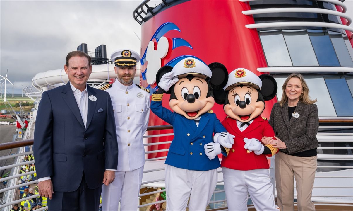 A cerimônia marca a finalização da construção e a transferência oficial do navio da Meyer Werft para a Disney Cruise Line
