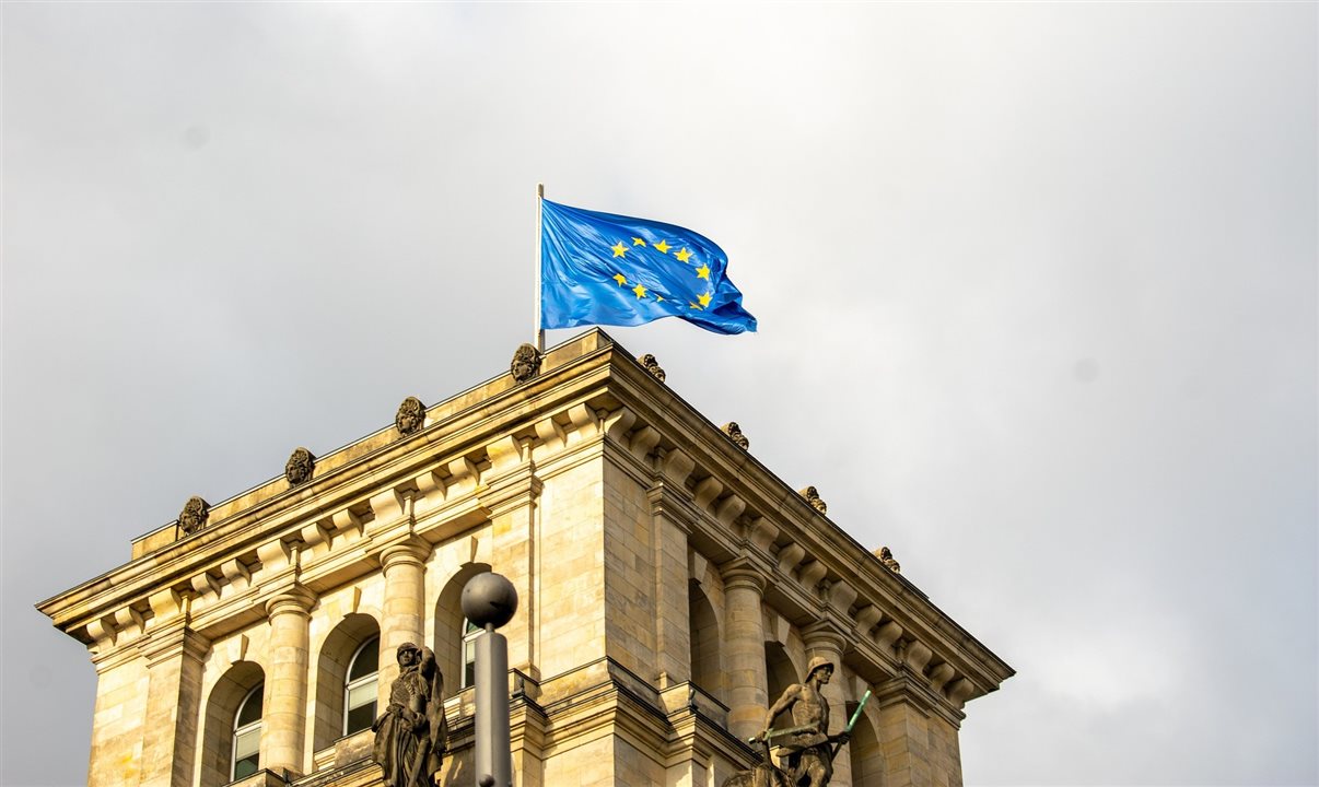 Para quem não sabe, o EES é um Sistema Oficial de Entrada/Saída automatizado, que registra a chegada de turistas estrangeiros para estadias curtas, independentemente de serem elegíveis para entrada sem visto ou não