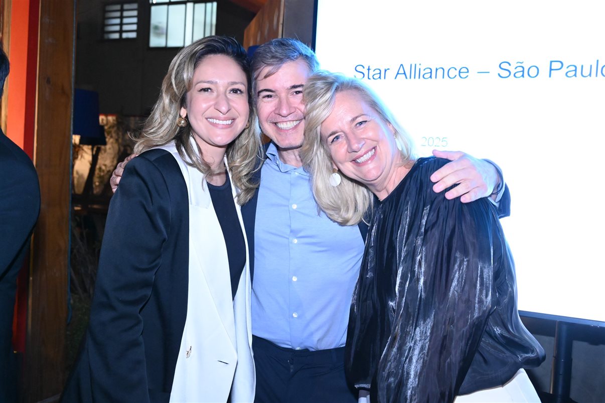 Jayme Drummond, o Carioca no Mundo, entre Jacque Conrado (United) e Annette Taeuber (Lufthansa/Swiss), vice-chair e chairwoman da Star Alliance no Brasil