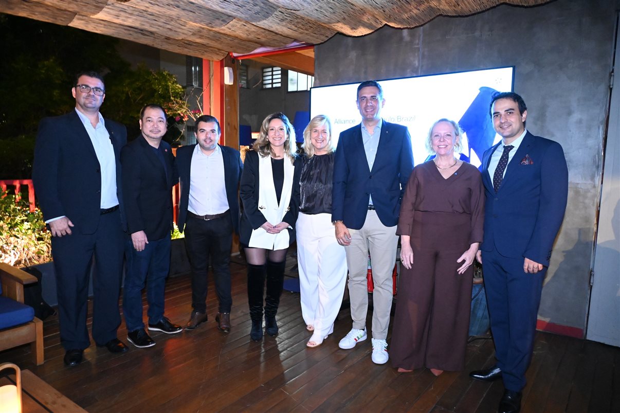Cesar Floreste, da ANA; Giancarlo Takegawa, da Air Canada; Gabriel Gomes, da SAA; Jacqueline Conrado, da United, Annette Tauber, do Lufthansa Group, Carlos Antunes, da Tap, Monica Afonso, da Copa Airlines, e Omer Bektes, da Turkish Airlines (mais fotos ao fim da notícia)