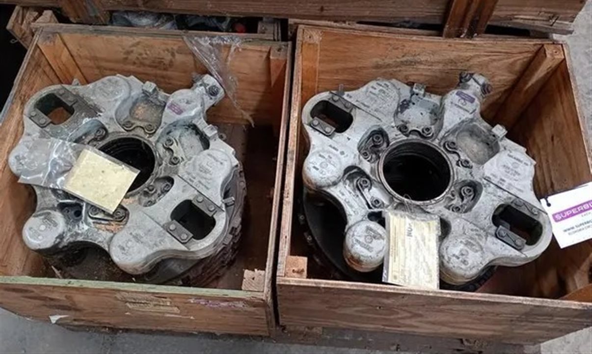 Além de alguns equipamentos do antigo terminal de passageiros do aeroporto, desativado em 2016, também constam peças e componentes