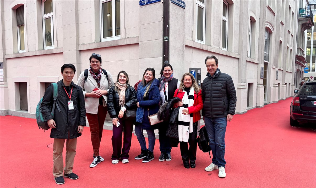 Rodrigo Watanabe, da Watanabe Agência de Viagens, Eda Vidic, da Kuoni Tumlare, Sandra Camacho , da Flot Viagens, Vanessa Pereira, da Kuoni Turmlare, Andrea Guimarães, da Perfil Turismo, Rosa Maria Pereira, da WR Turismo, e Eduardo Barbosa, da Flot Viagens