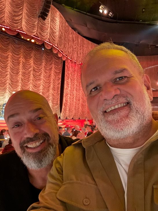 Michael Nagy, diretor do Roxy Dinner Show, e Artur Andrade, CCO da PANROTAS