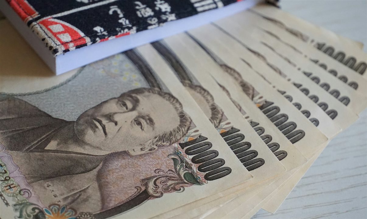 No top 5 constam dólar americano, euro, libra estrelina, dólar canadense e iene