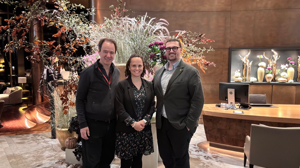 Eduardo Barbosa, da Flot, Manuela Casanova, da Luzern Tourismus AG, e Robin Schmidt, gerente do hotel Bürgenstock Hotel & Resort