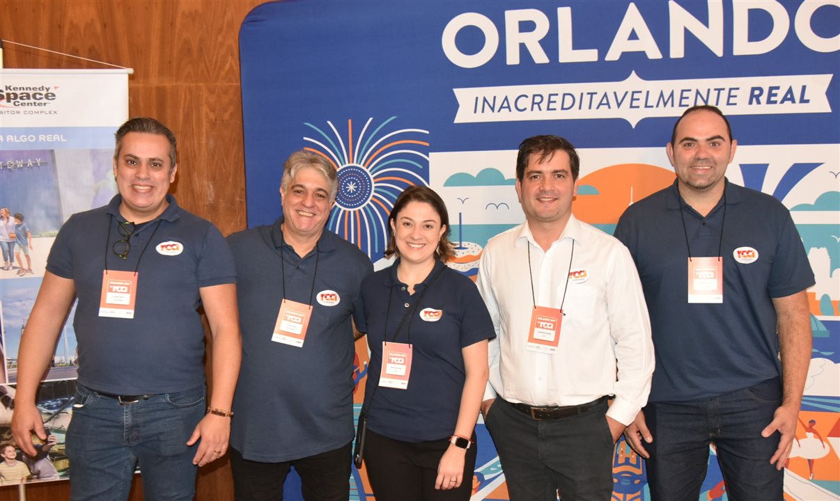 Claudio Brito, Egídio Verza, Jéssica Oliveira, Fernando Nobre e Raphael Silva (RCA Turismo)