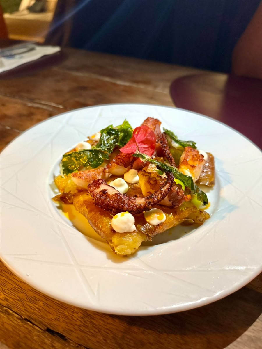 Cada prato é elaborado com ingredientes frescos, muitos deles provenientes da região