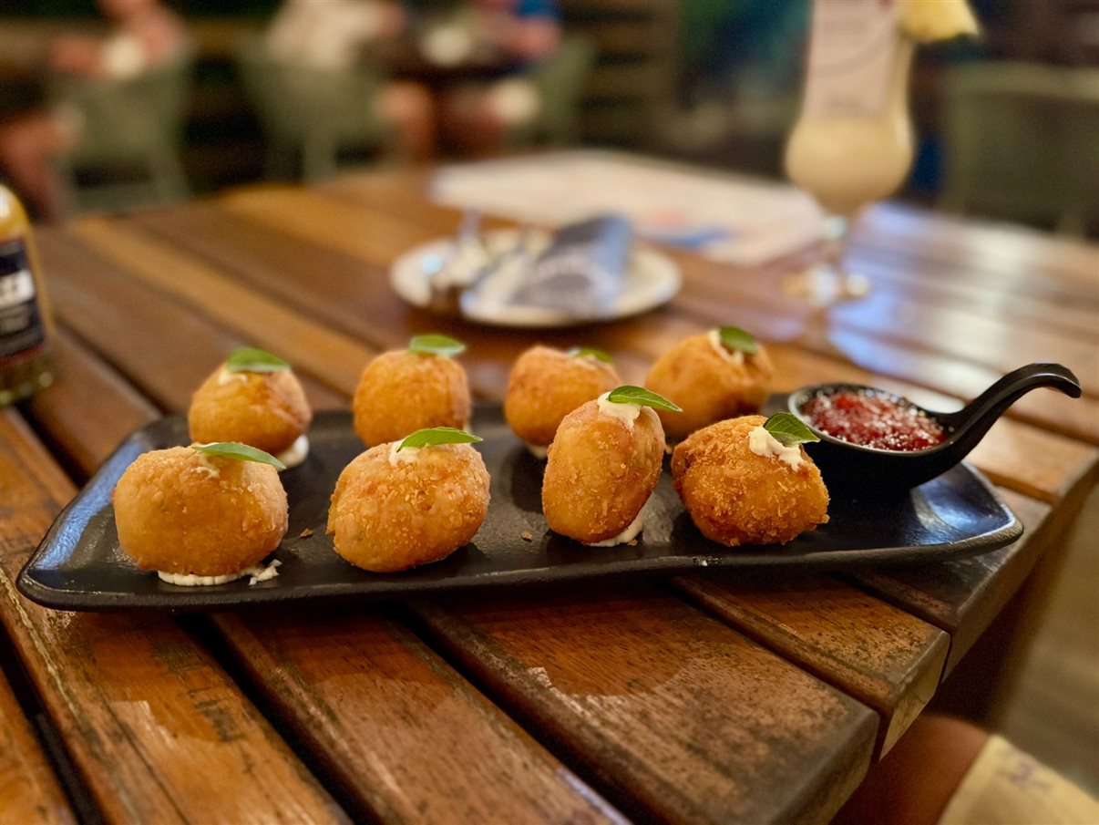 Bolinho de bobó de camarão