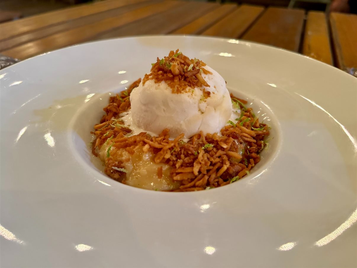 Cocada cremosa com sorvete